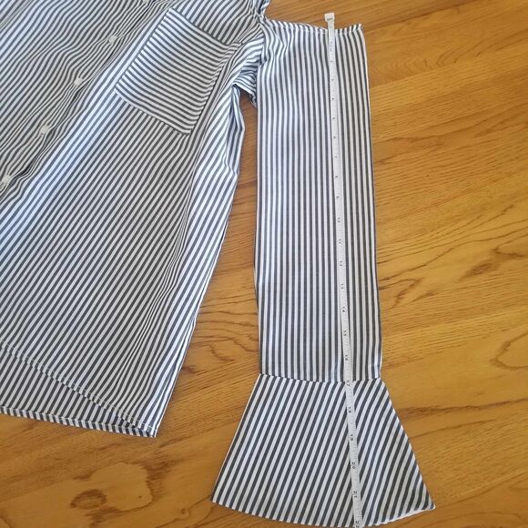 Cold Shoulder Button Down Bell Sleeve Gray and White Pinstripe Large Top - Picture 8 of 8